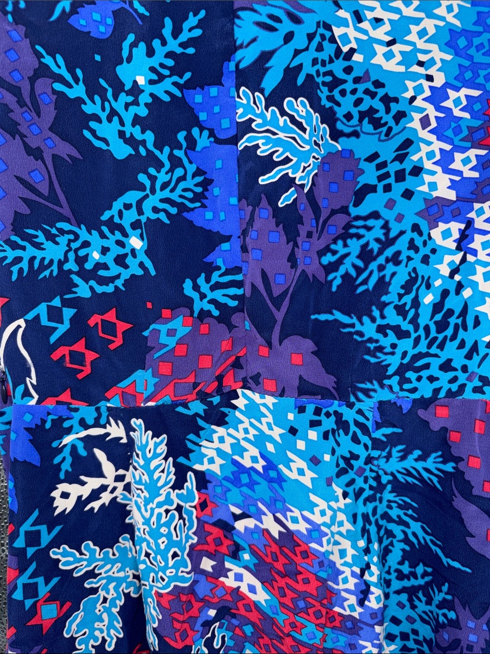 Yumi Kim Blue Multi Twist-Front Printed Top - Picture 5 of 7